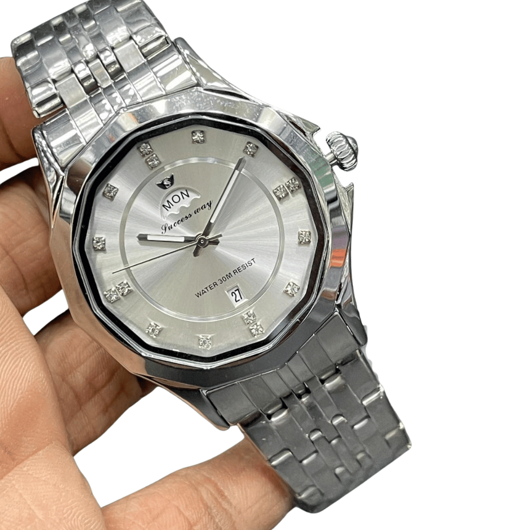 Luxury Diamond-Cut Analog Watch